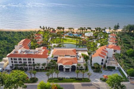 Combo 3N2Đ Radisson Resort Phan Thiết 5 sao + Xe Limousine khứ hồi