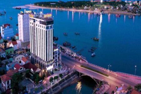 Combo CKC Thien Duong Hotel + Tour Động Phong Nha